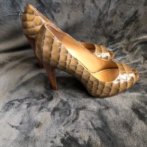 Gorgeous Tan Snake skin Peep Toe Heels Pumps